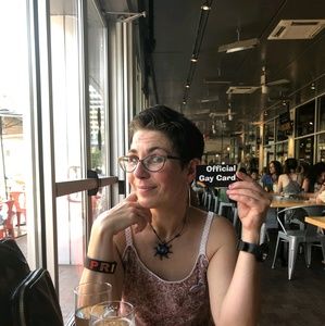 Meet your Posher, Suzanne